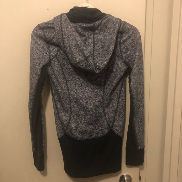 $118 Lululemon Daily Practice Jacket Zip-up Size 4 - Luon Athleisure - Picture 7 of 8